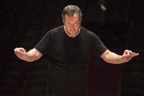 El Último Rey de Thomas Adès: Una Sinfonía Dramática con ecos de la Pasión