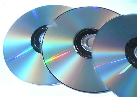 pc cd 読み込まない: デジタル時代の物理メディアの存在意義